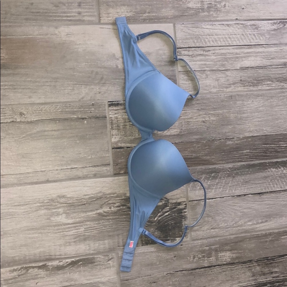 32D light blue PINK Victoria Secret bra